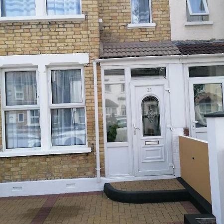 Fbs Homestay Norwood Exterior foto