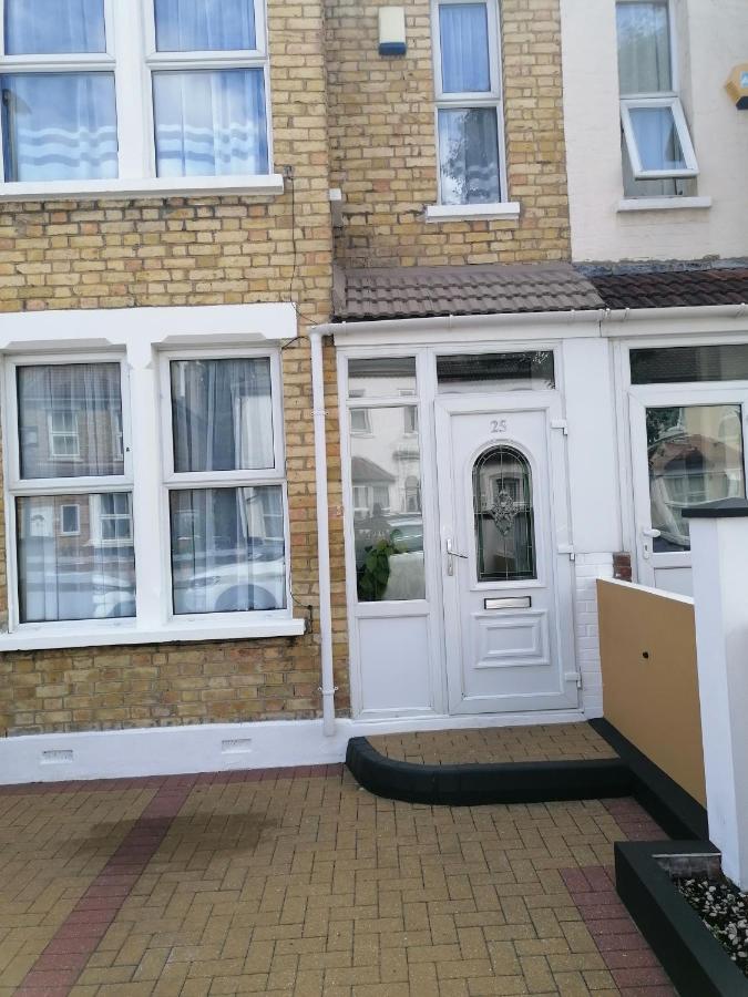 Fbs Homestay Norwood Exterior foto
